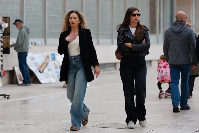 Kakve noge, kakav stas! S ove prezgodne brinete u Zadru nitko nije skidao pogled