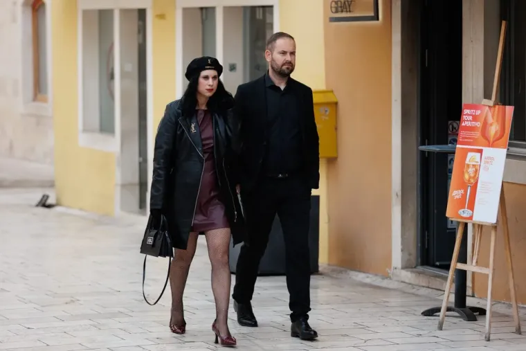 Kakve noge, kakav stas! S ove prezgodne brinete u Zadru nitko nije skidao pogled