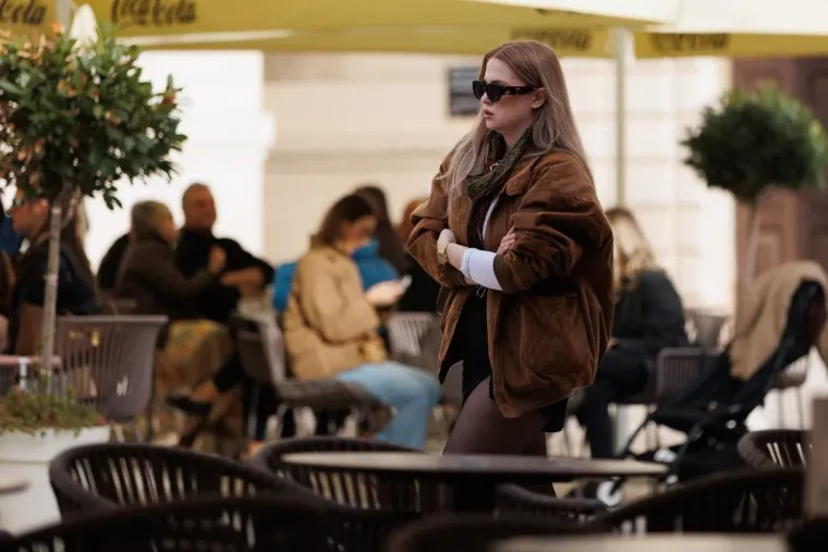 Kakve noge, kakav stas! S ove prezgodne brinete u Zadru nitko nije skidao pogled