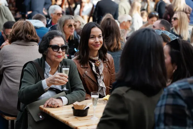 Kakve noge, kakav stas! S ove prezgodne brinete u Zadru nitko nije skidao pogled