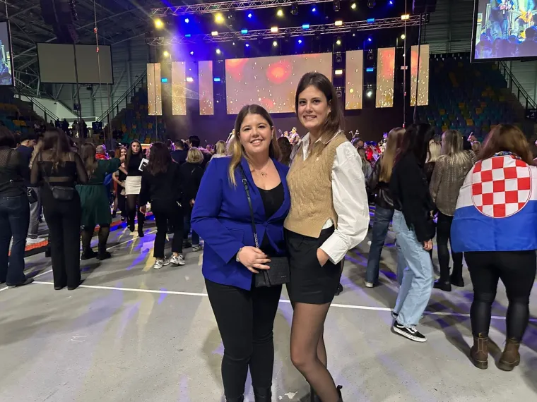 Počelo ludilo u Frankfurtu: Nikad zgodnije djevojke iz dijaspore zapalile Arenu