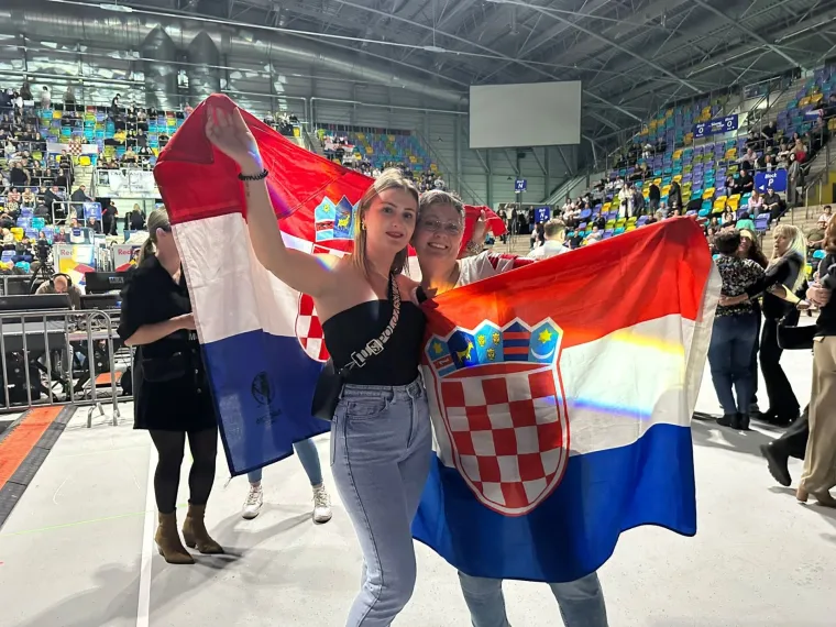 Počelo ludilo u Frankfurtu: Nikad zgodnije djevojke iz dijaspore zapalile Arenu