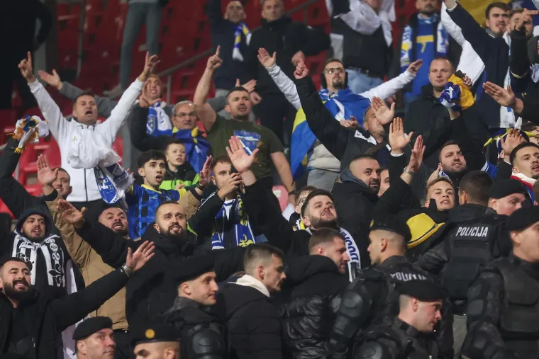 Provjerite što se događalo u Zenici: Napetost se mogla rezati nožem, policija ušla na tribine