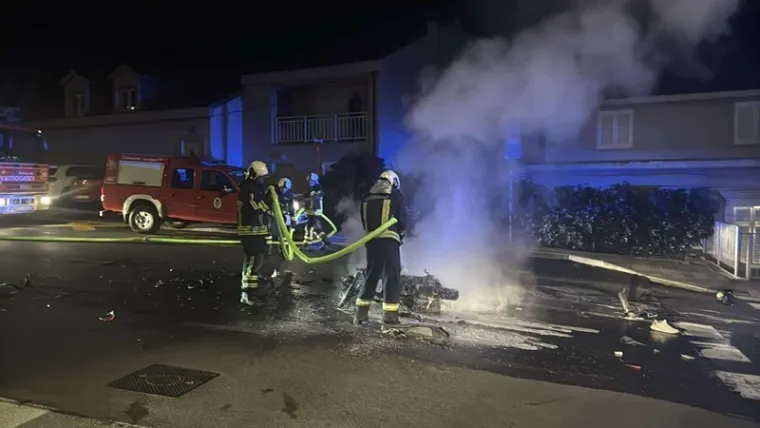 Detalji horora na jugu Hrvatske: Motocikl potpuno izgorio nakon sudara s automobilom