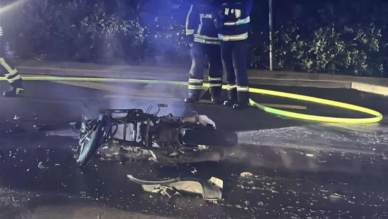 Detalji horora na jugu Hrvatske: Motocikl potpuno izgorio nakon sudara s automobilom