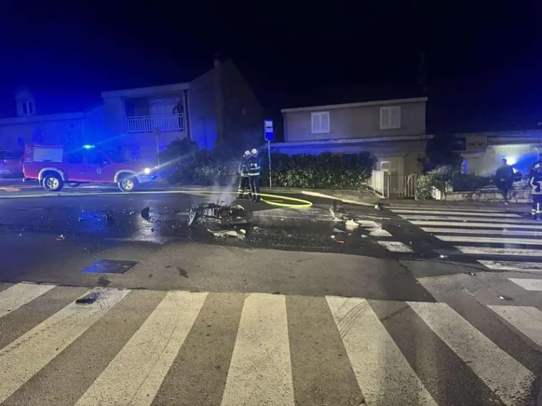 Detalji horora na jugu Hrvatske: Motocikl potpuno izgorio nakon sudara s automobilom