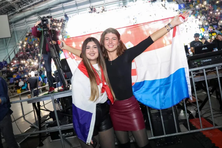 Nema tko se nije okrenuo za ovim ljepoticama u Frankfurtu: Ostavile su sve bez daha