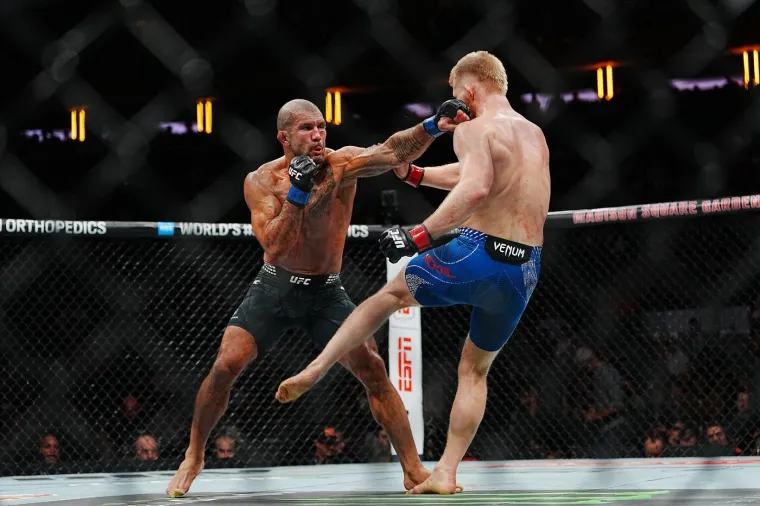 Senzacionalni hrvač u stilu Cro Copa brutalno nokautirao suparnika: 'Ne smijem psovati, ali...'