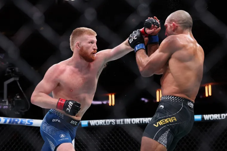 Senzacionalni hrvač u stilu Cro Copa brutalno nokautirao suparnika: 'Ne smijem psovati, ali...'