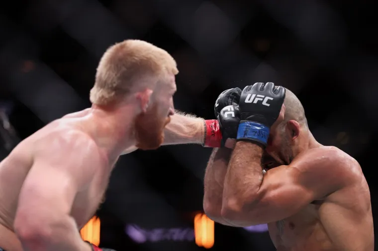 Senzacionalni hrvač u stilu Cro Copa brutalno nokautirao suparnika: 'Ne smijem psovati, ali...'