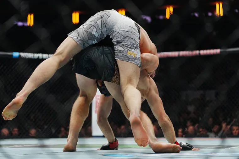 Islam Mahačev izjednačio 'neponovljiv' rekord i ispisao povijest