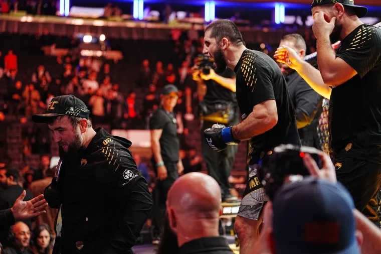 Islam Mahačev izjednačio 'neponovljiv' rekord i ispisao povijest