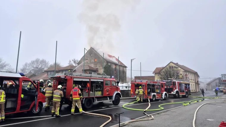Zapalila se zgrada mlina, požar se pro&scaron;irio na susjednu zgradu: 'Ne otvarajte prozore!'