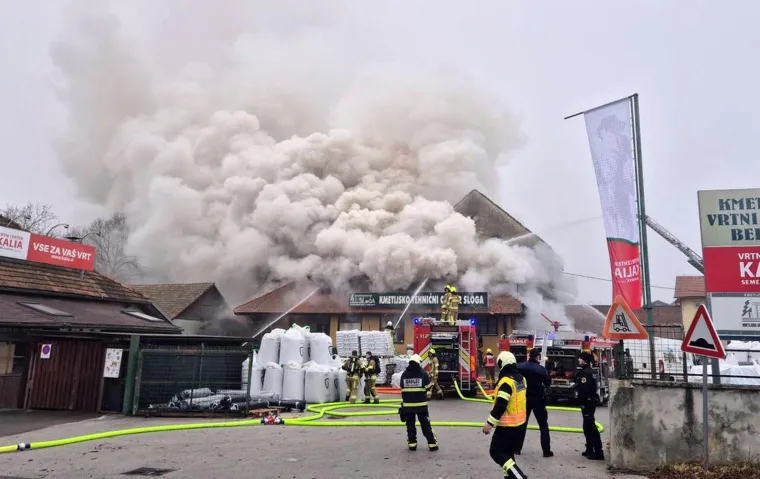 Zapalila se zgrada mlina, požar se pro&scaron;irio na susjednu zgradu: 'Ne otvarajte prozore!'