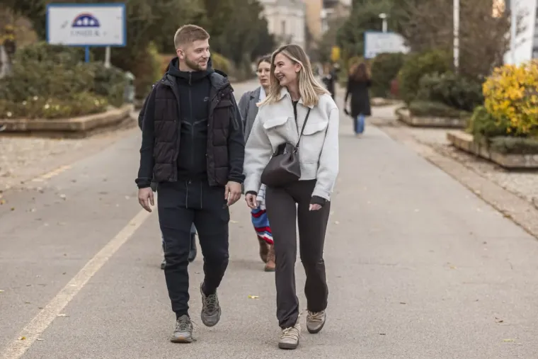 Romantika na osječkoj promenadi: S ovih slatkih golupčića nitko nije skidao pogled
