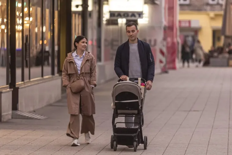 Romantika na osječkoj promenadi: S ovih slatkih golupčića nitko nije skidao pogled