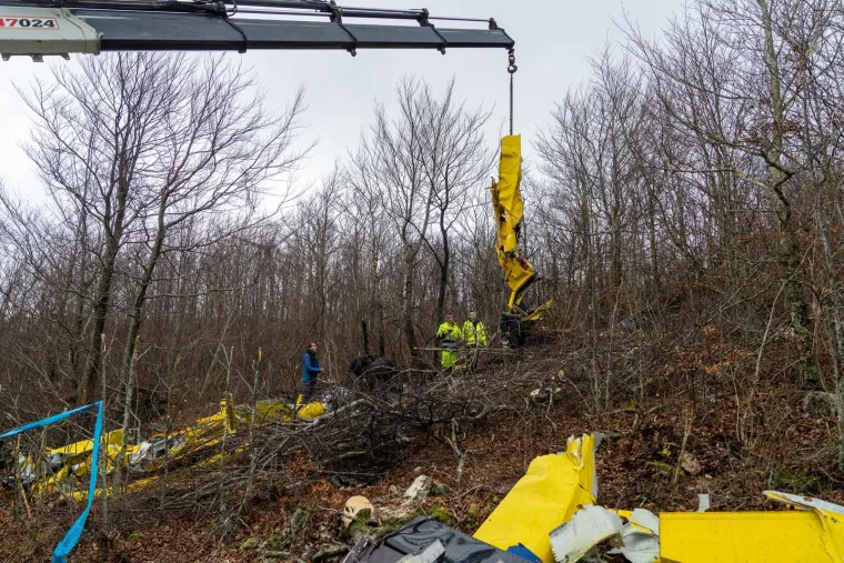 Miču olupinu Air Tractora u kojem je poginuo Hasan (45), dijelovi su posvuda. Stigli i turski istražitelji