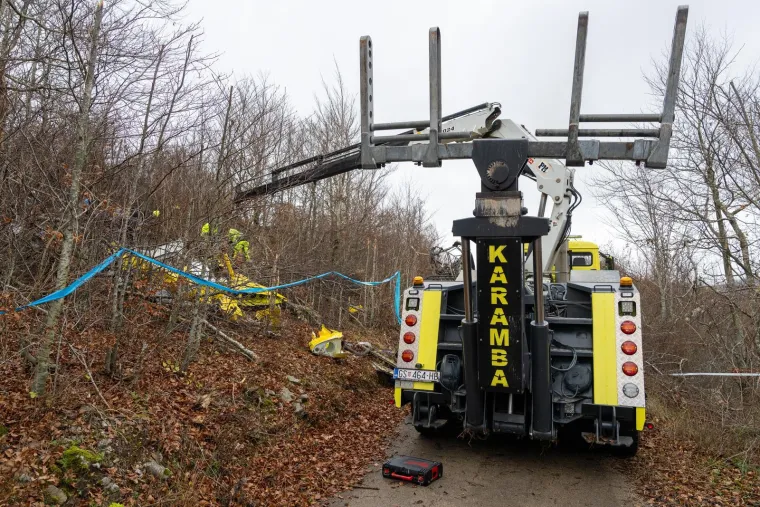 Miču olupinu Air Tractora u kojem je poginuo Hasan (45), dijelovi su posvuda. Stigli i turski istražitelji
