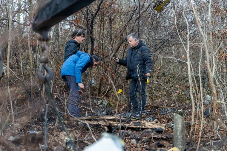 Miču olupinu Air Tractora u kojem je poginuo Hasan (45), dijelovi su posvuda. Stigli i turski istražitelji