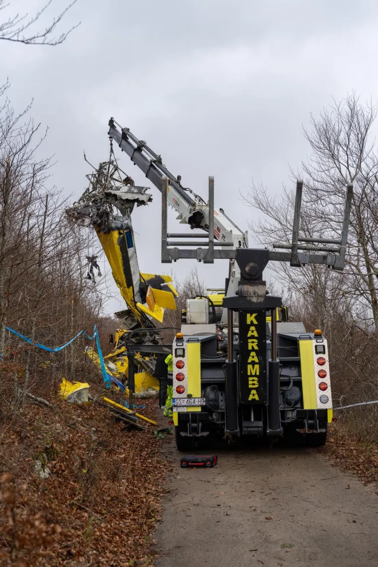 Miču olupinu Air Tractora u kojem je poginuo Hasan (45), dijelovi su posvuda. Stigli i turski istražitelji
