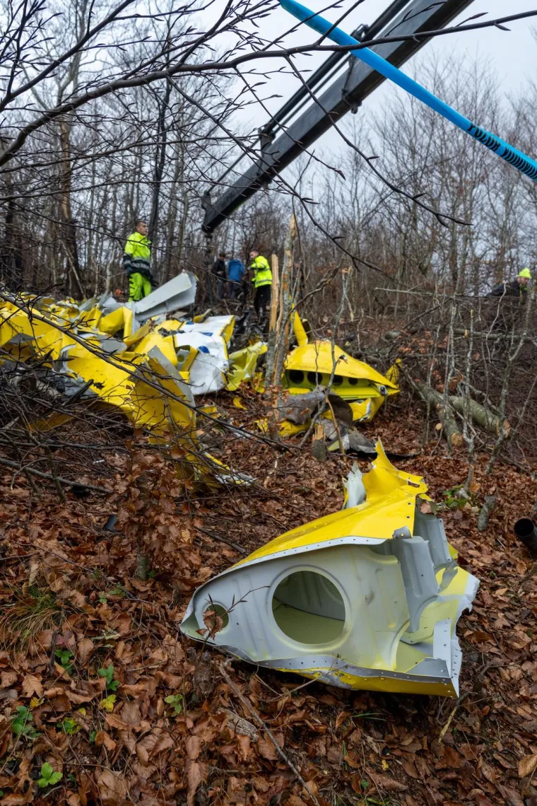 Miču olupinu Air Tractora u kojem je poginuo Hasan (45), dijelovi su posvuda. Stigli i turski istražitelji