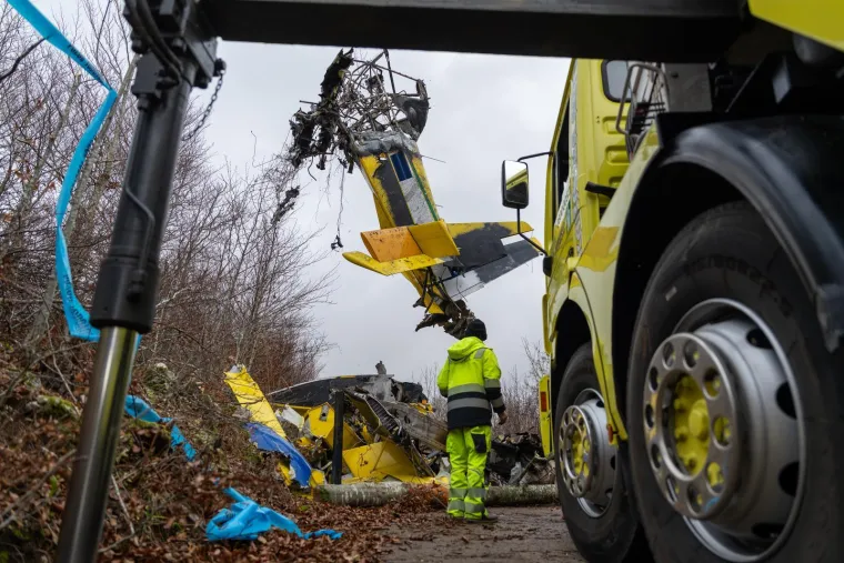 Miču olupinu Air Tractora u kojem je poginuo Hasan (45), dijelovi su posvuda. Stigli i turski istražitelji