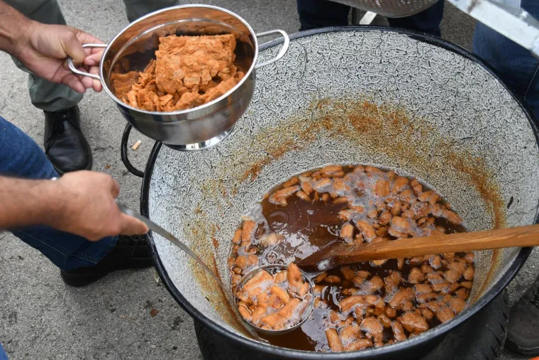 Slasni, masni, tko ih ne bi jeo! Čvarkijadi u Grubi&scaron;nom polju nitko nije mogao odoljeti