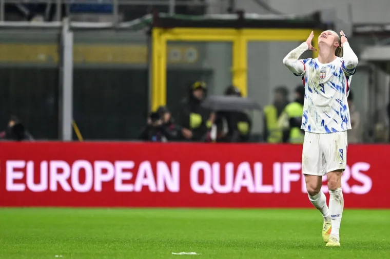 Haaland napravio show usred Italije! Uzeo je mikrofon, ali kosa nije izdržala veliku feštu...