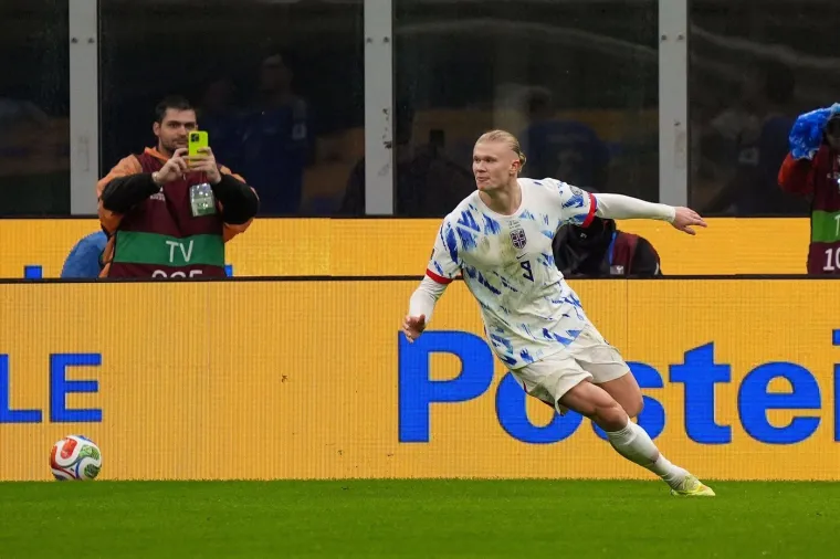 Haaland napravio show usred Italije! Uzeo je mikrofon, ali kosa nije izdržala veliku feštu...