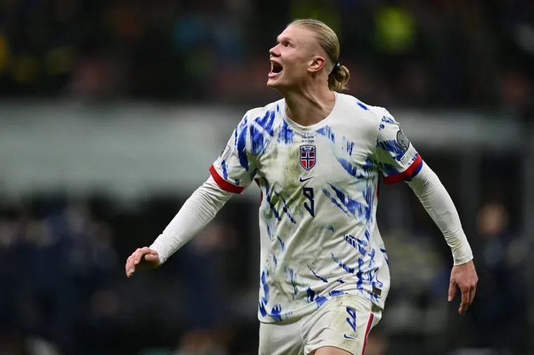 Haaland napravio show usred Italije! Uzeo je mikrofon, ali kosa nije izdržala veliku fe&scaron;tu...