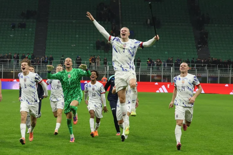 Haaland napravio show usred Italije! Uzeo je mikrofon, ali kosa nije izdržala veliku fe&scaron;tu...