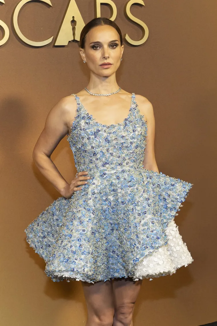 Zanosne glumice u dramatičnim haljinama s otvorenim dekolteom. Zna se tko je ukrao pozornost