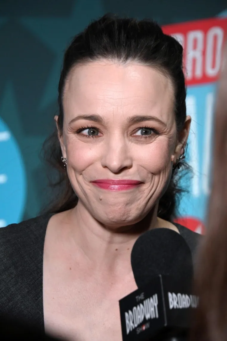 Ona je teen ikona, zločesta djevojka i lice megapopularne ljubavne drame