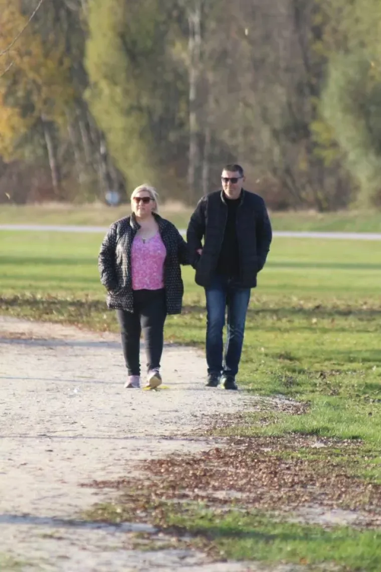 Gužva uz Dravu: Više generacija obitelji uputilo se u šetnju i bijeg od svakodnevice