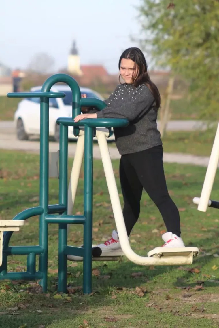 Gužva uz Dravu: Vi&scaron;e generacija obitelji uputilo se u &scaron;etnju i bijeg od svakodnevice