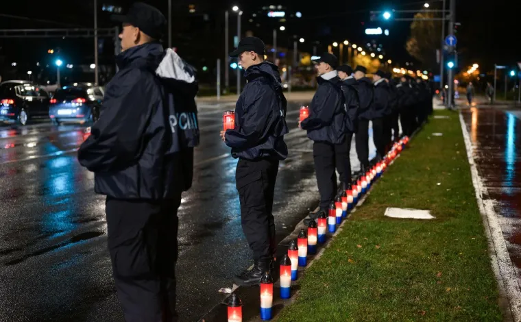 Dirljivi prizori diljem Hrvatske: Lampioni u obliku srca u spomen žrtava Vukovara i Škabrnje