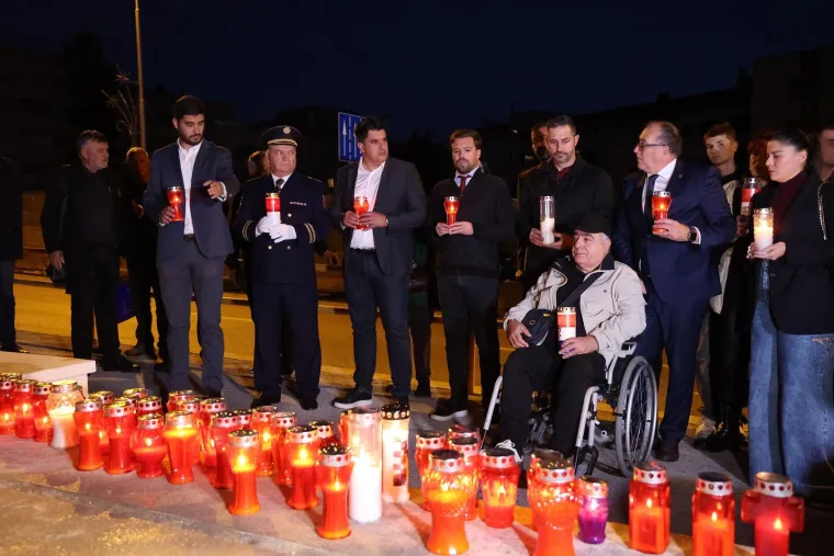 Dirljivi prizori diljem Hrvatske: Lampioni u obliku srca u spomen žrtava Vukovara i &Scaron;kabrnje