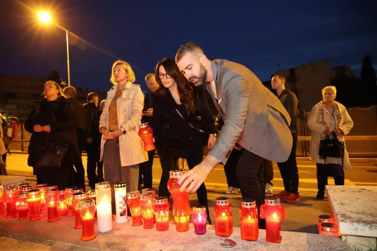 Dirljivi prizori diljem Hrvatske: Lampioni u obliku srca u spomen žrtava Vukovara i &Scaron;kabrnje