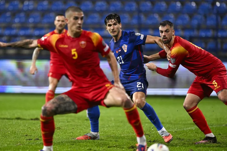 Pogledajte &scaron;to je Crnogorac napravio Vatrenom! Primio se Hrvat za lice i jedva stajao na nogama