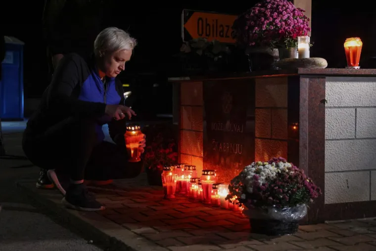 Dirljivi prizori diljem Hrvatske: Lampioni u obliku srca u spomen žrtava Vukovara i Škabrnje