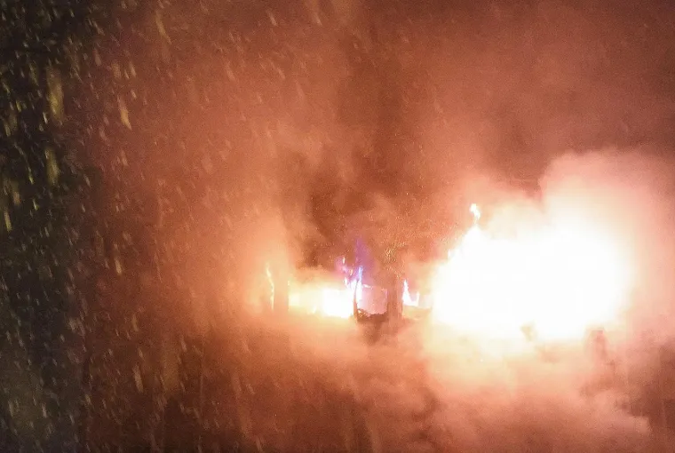 Velika fotogalerija požara Vjesnika: Plamena buktinja satima guta kat po kat