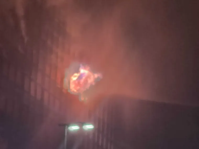 Velika fotogalerija požara Vjesnika: Plamena buktinja satima guta kat po kat