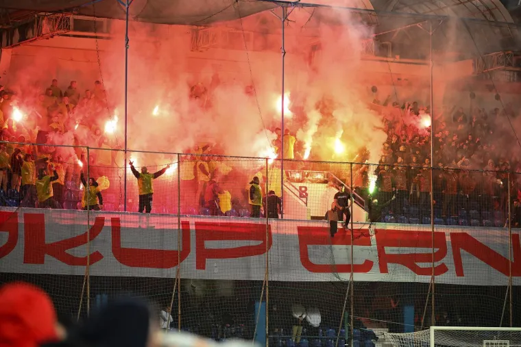 U Podgorici se spominjale 'usta&scaron;e' i 'četnici', Hrvate zamijenili s reprezentacijom Srbije!?