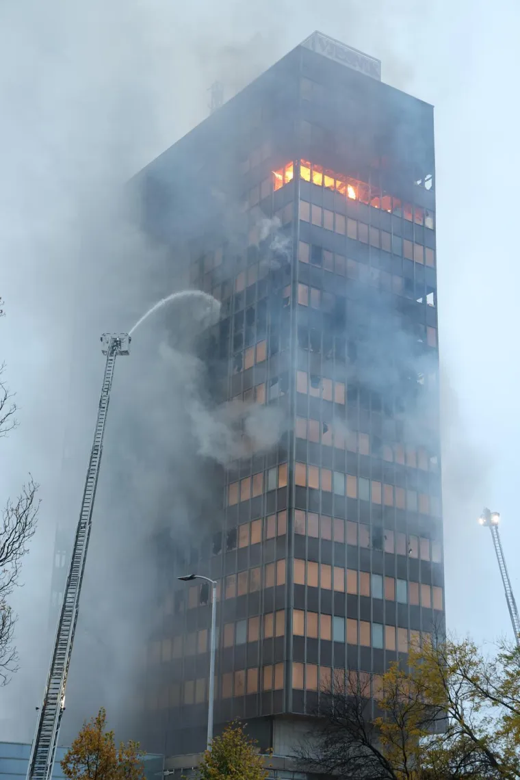 Jutro poslije: Pogledajte što je ostalo od Vjesnikova nebodera, a još nije gotovo