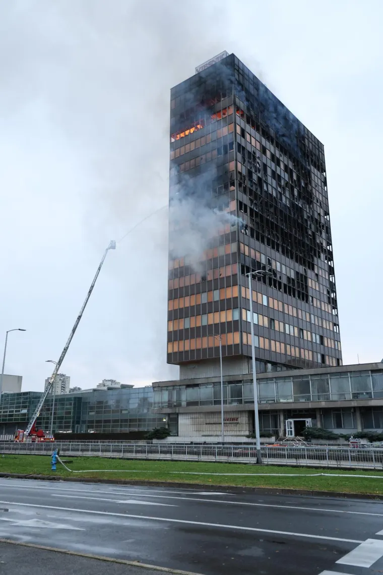 Jutro poslije: Pogledajte &scaron;to je ostalo od Vjesnikova nebodera, a jo&scaron; nije gotovo