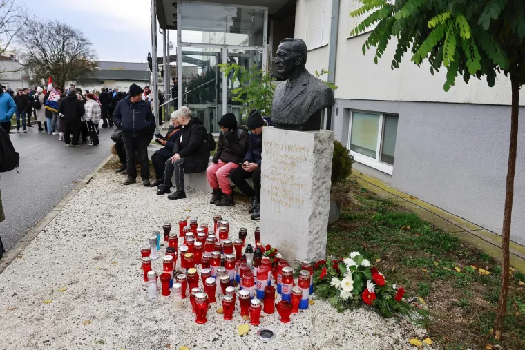 Prizori iz zraka od kojih prolaze trnci: Brat Nicoliera u Koloni sjećanja, pogledajte tko je jo&scaron; sve do&scaron;ao