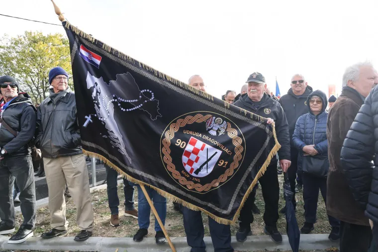 Prizori iz zraka od kojih prolaze trnci: Brat Nicoliera u Koloni sjećanja, pogledajte tko je jo&scaron; sve do&scaron;ao