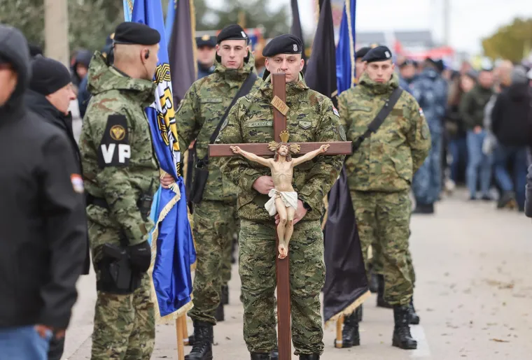 Prizori iz zraka od kojih prolaze trnci: Brat Nicoliera u Koloni sjećanja, pogledajte tko je jo&scaron; sve do&scaron;ao