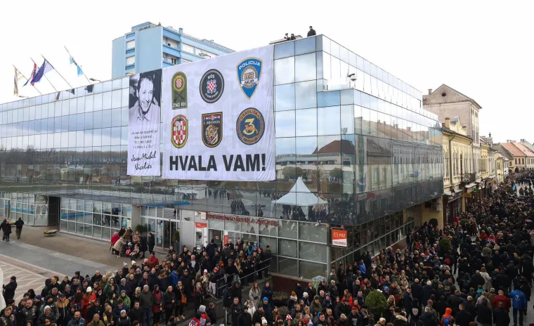 Prizori iz zraka od kojih prolaze trnci: Brat Nicoliera u Koloni sjećanja, pogledajte tko je jo&scaron; sve do&scaron;ao