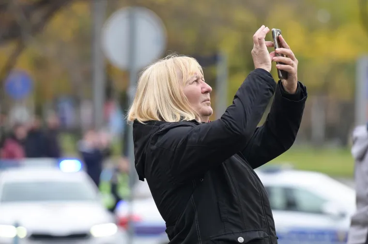 &Scaron;okirani Zagrepčani promatraju kako vatra guta zgradu Vjesnika: 'Nevjerojatno!'